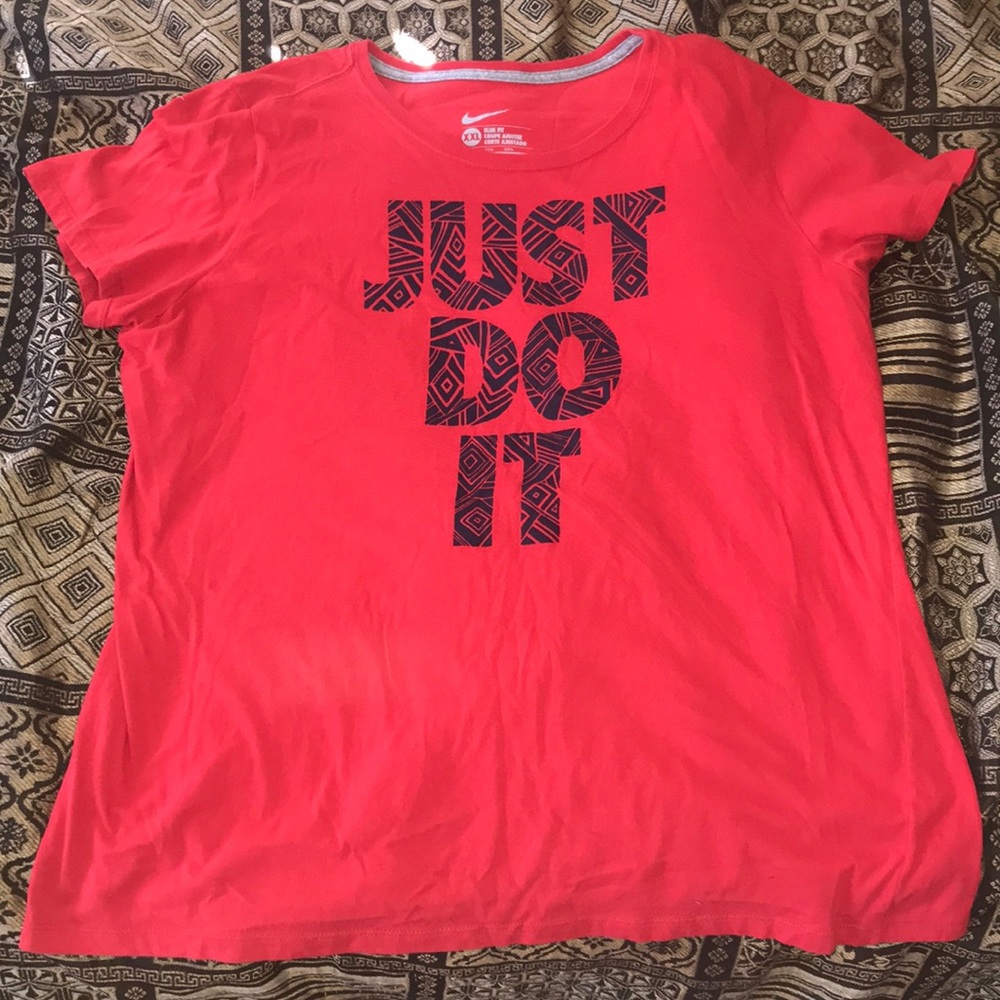 Nike Tee Size XXL Slim Fit